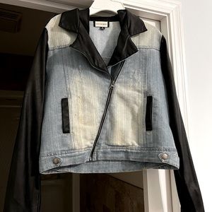 Junior girl's Jacket with faux leather coller and sleeves.